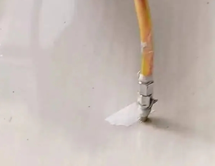 香河瓷砖空鼓维修公司专业解答在瓷砖铺贴过程中，如果使用的砂料过粗（如全部使用了粗砂），可能会导致以下问题