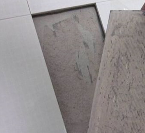 香河瓷砖空鼓维修公司分享瓷砖铺贴时如果打浆（即涂抹在瓷砖背面和基层上的砂浆或瓷砖胶）过少，会带来以下问题